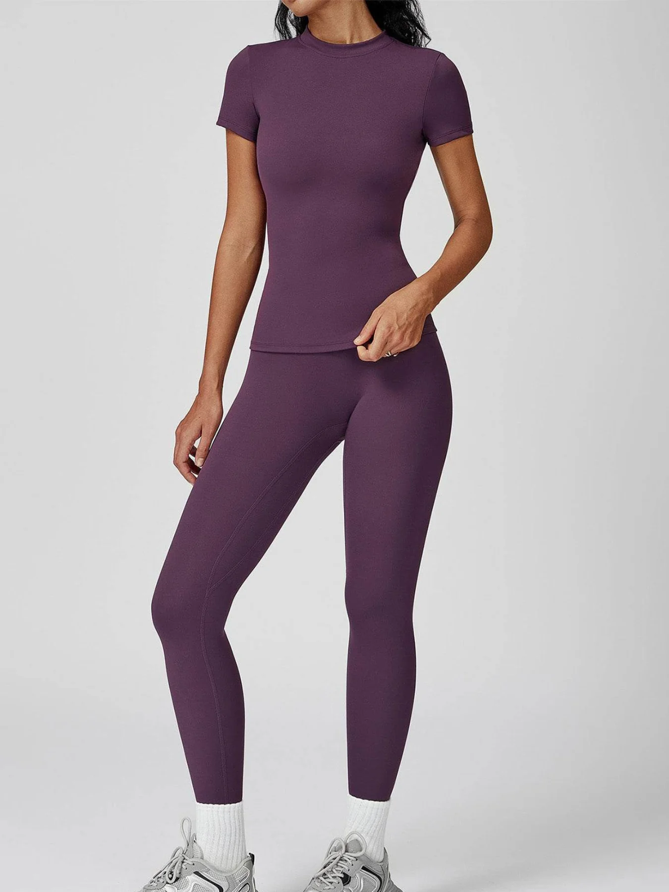 Sports Wear with Short Sleeve T-Shirt and Leggings - Artadvier