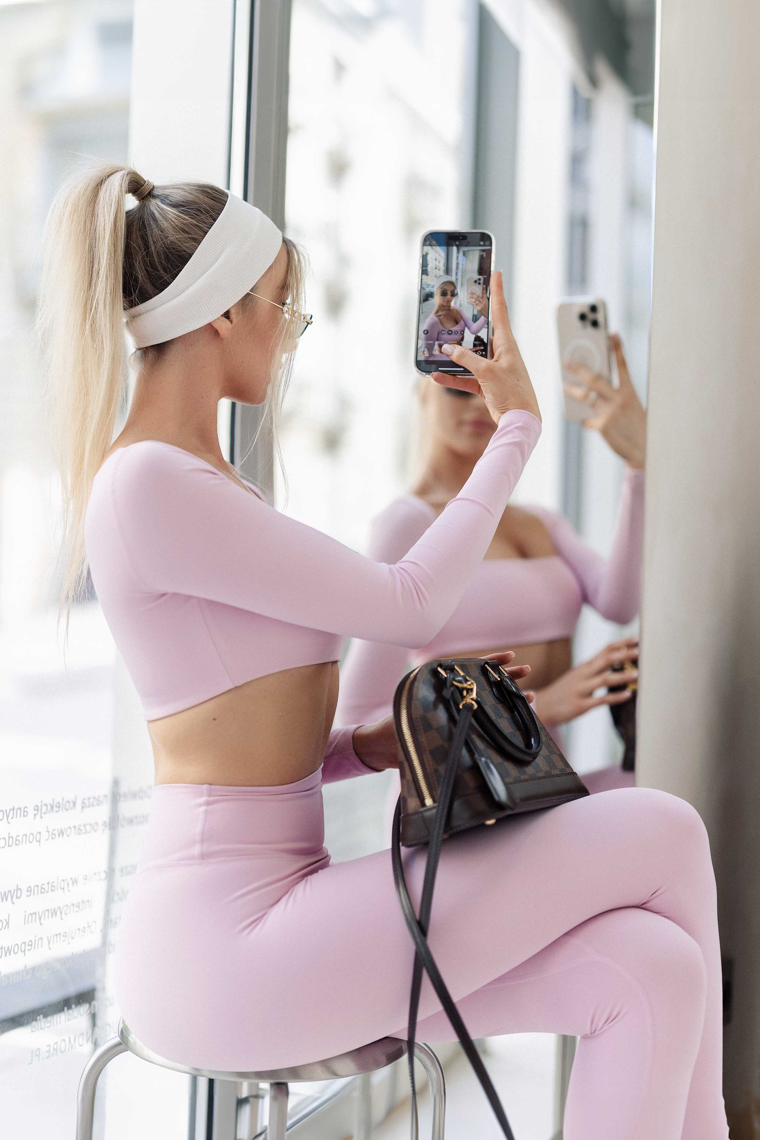 Square Neck Long Sleeve Crop Top - Artadvier